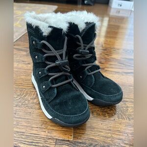 Sorel Children’s Whitney II Joan Lace Boot, black. Size 11.